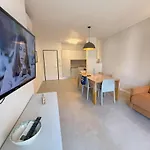 Elegant And Luminous With Terrace Apartament *