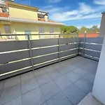 Apartament Elegant And Luminous With Terrace