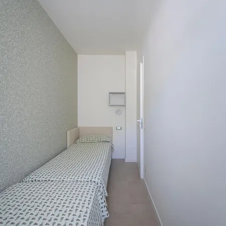 Elegant And Luminous With Terrace