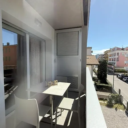 Elegant And Luminous With Terrace Daire Bibione